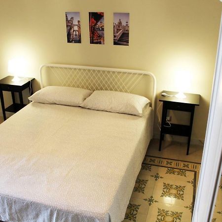 Casa Verdi, Confortevole Bilocale In Centro, 1° P Apartment บาเกเรีย ภายนอก รูปภาพ