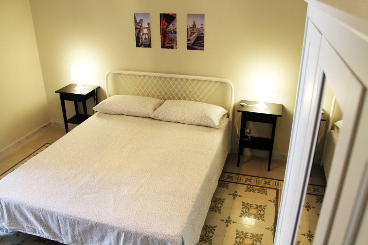 Casa Verdi, Confortevole Bilocale In Centro, 1° P Apartment บาเกเรีย ภายนอก รูปภาพ